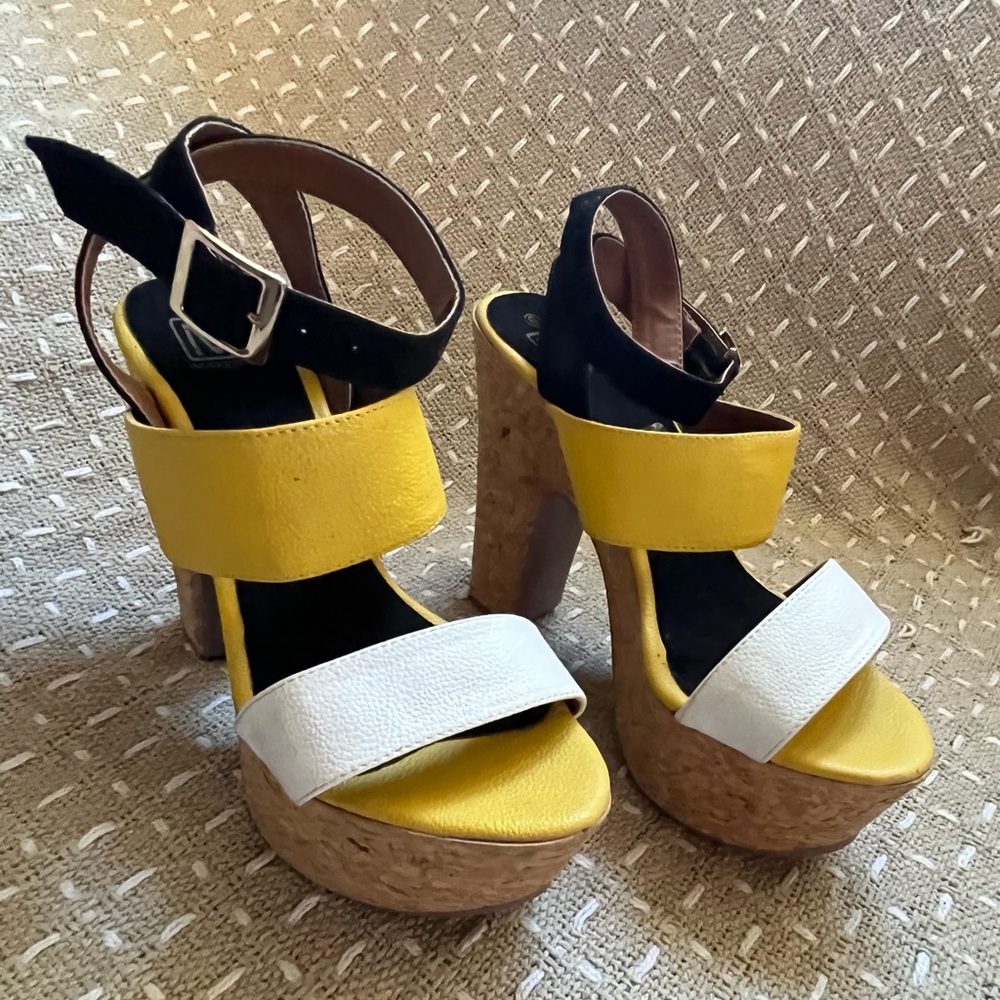 MAKER’S black, yellow, and white heels/size 6 usa